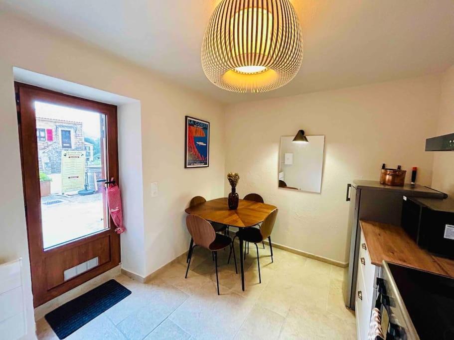 Charmant Petit Appartement Place De L Eglise Piana  Esterno foto